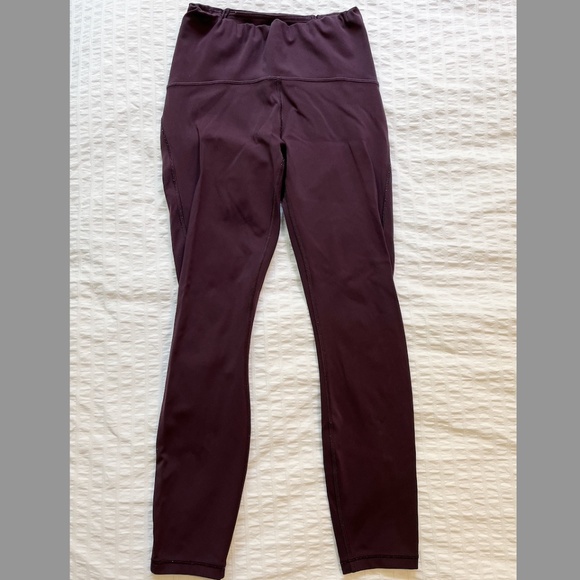 Lululemon 25" Leggings with small mesh detail - Picture 1 of 2